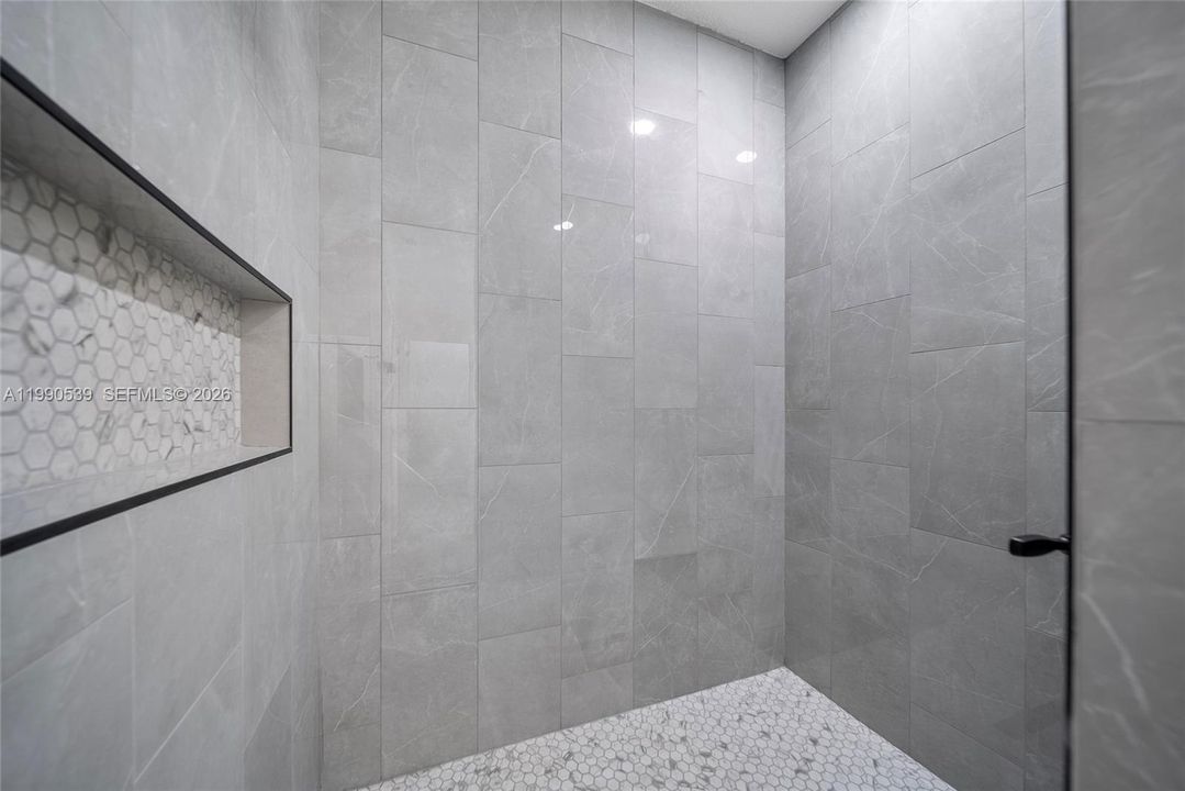 На продажу: $349,900 (3 спален, 3 ванн, 1723 Квадратных фут)