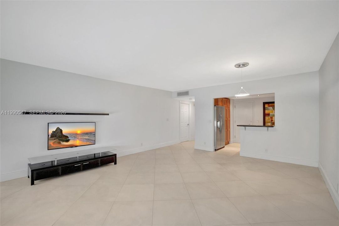 Recientemente alquilado: $2,400 (1 camas, 1 baños, 800 Pies cuadrados)