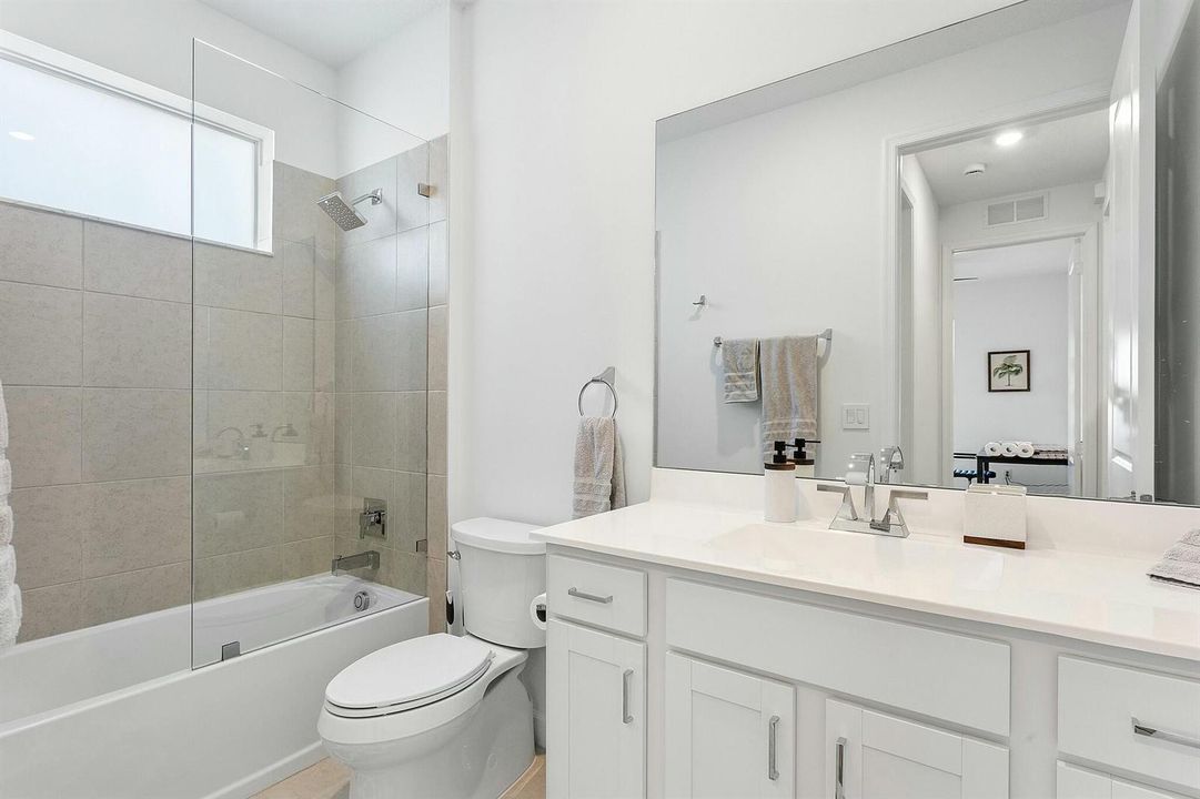2nd bedroom bath