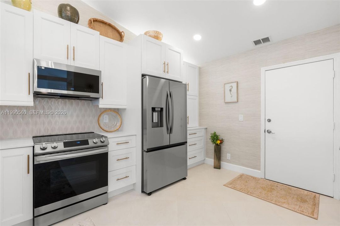 For Rent: $3,500 (3 beds, 2 baths, 1463 Square Feet)