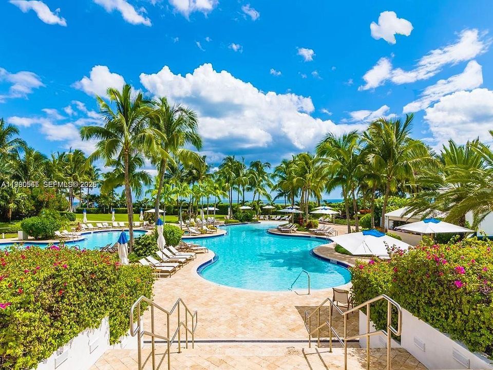 На продажу: $1,750,000 (0 спален, 1 ванн, 699 Квадратных фут)