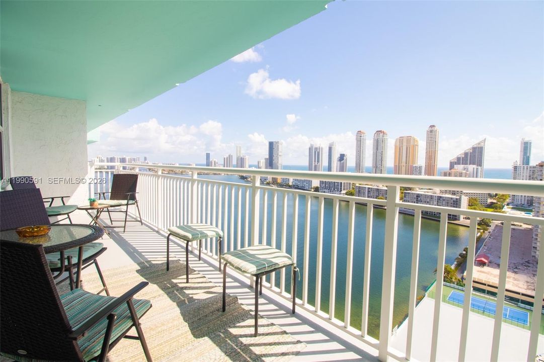 Active With Contract: $465,000 (2 beds, 2 baths, 1488 Square Feet)