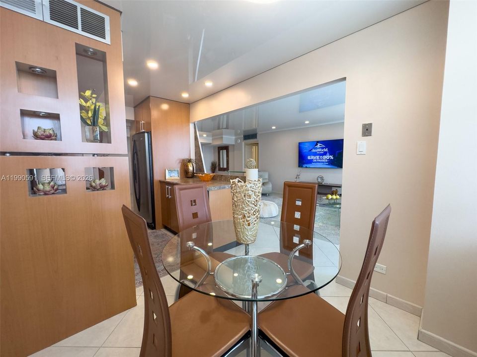 Active With Contract: $465,000 (2 beds, 2 baths, 1488 Square Feet)