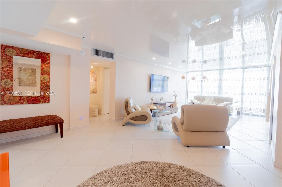 Active With Contract: $465,000 (2 beds, 2 baths, 1488 Square Feet)