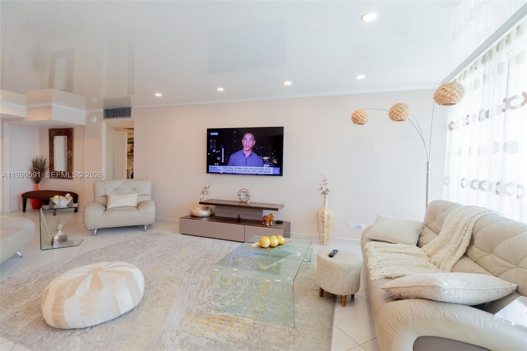 Active With Contract: $465,000 (2 beds, 2 baths, 1488 Square Feet)