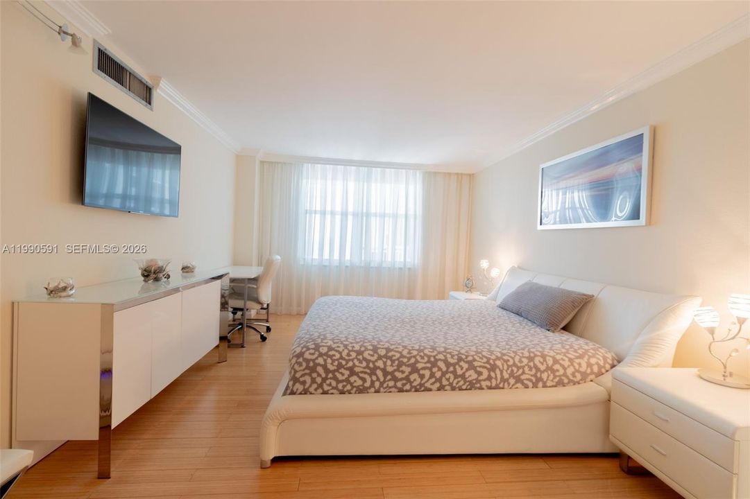 Active With Contract: $465,000 (2 beds, 2 baths, 1488 Square Feet)
