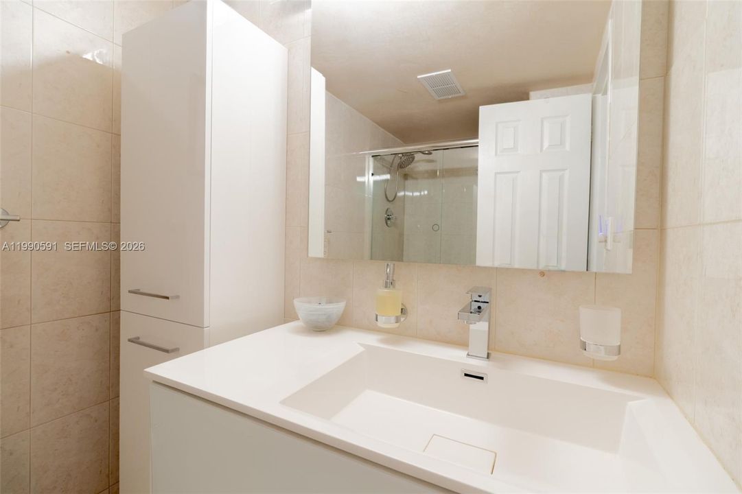 Active With Contract: $465,000 (2 beds, 2 baths, 1488 Square Feet)