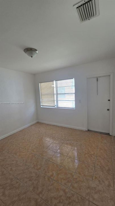Active With Contract: $1,480 (1 beds, 1 baths, 600 Square Feet)