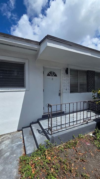 Active With Contract: $1,480 (1 beds, 1 baths, 600 Square Feet)
