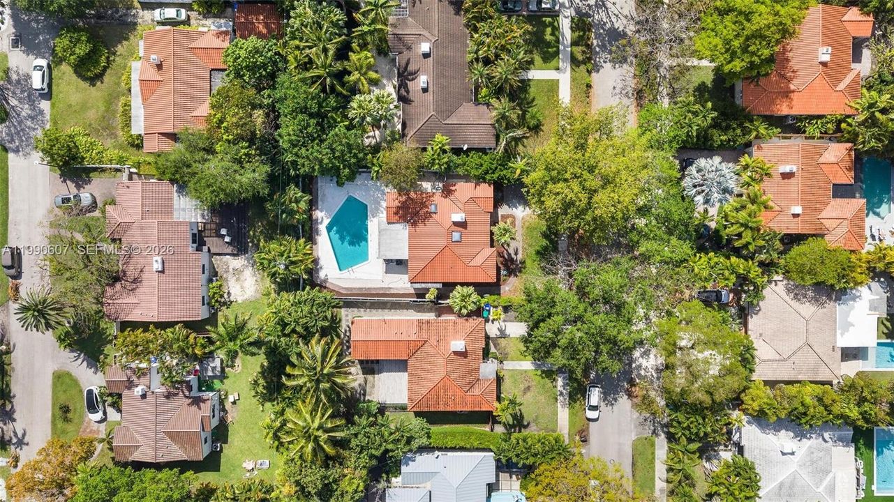 En Venta: $1,599,999 (3 camas, 3 baños, 1716 Pies cuadrados)