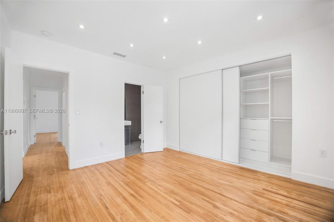 En Venta: $1,599,999 (3 camas, 3 baños, 1716 Pies cuadrados)