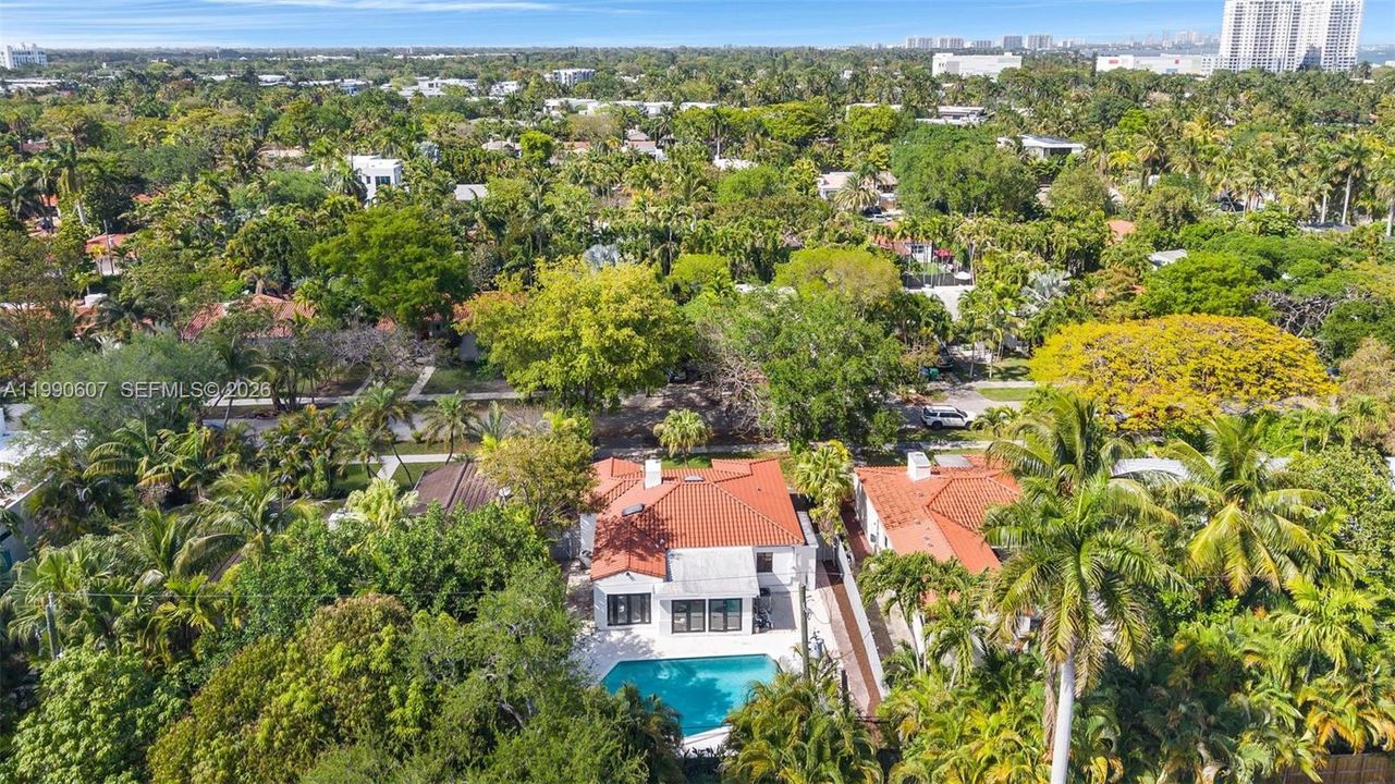 En Venta: $1,599,999 (3 camas, 3 baños, 1716 Pies cuadrados)