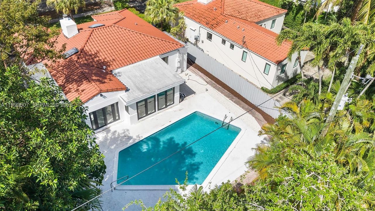 En Venta: $1,599,999 (3 camas, 3 baños, 1716 Pies cuadrados)