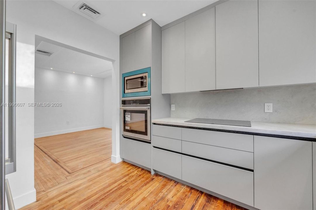 En Venta: $1,599,999 (3 camas, 3 baños, 1716 Pies cuadrados)