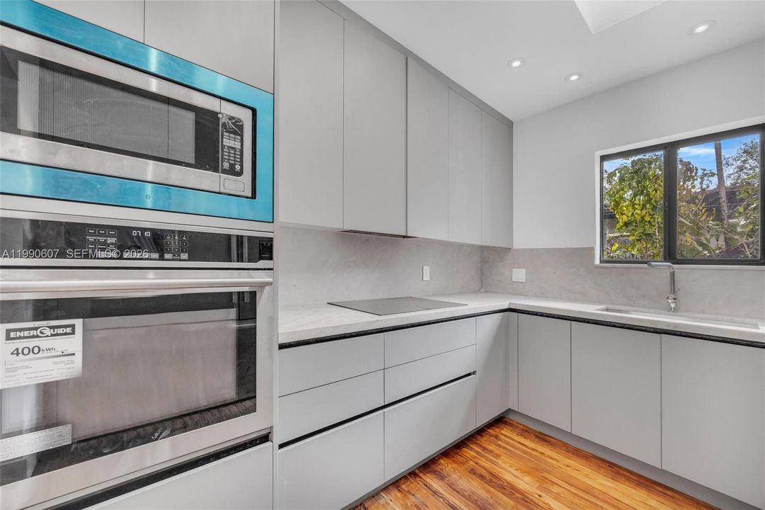 En Venta: $1,599,999 (3 camas, 3 baños, 1716 Pies cuadrados)