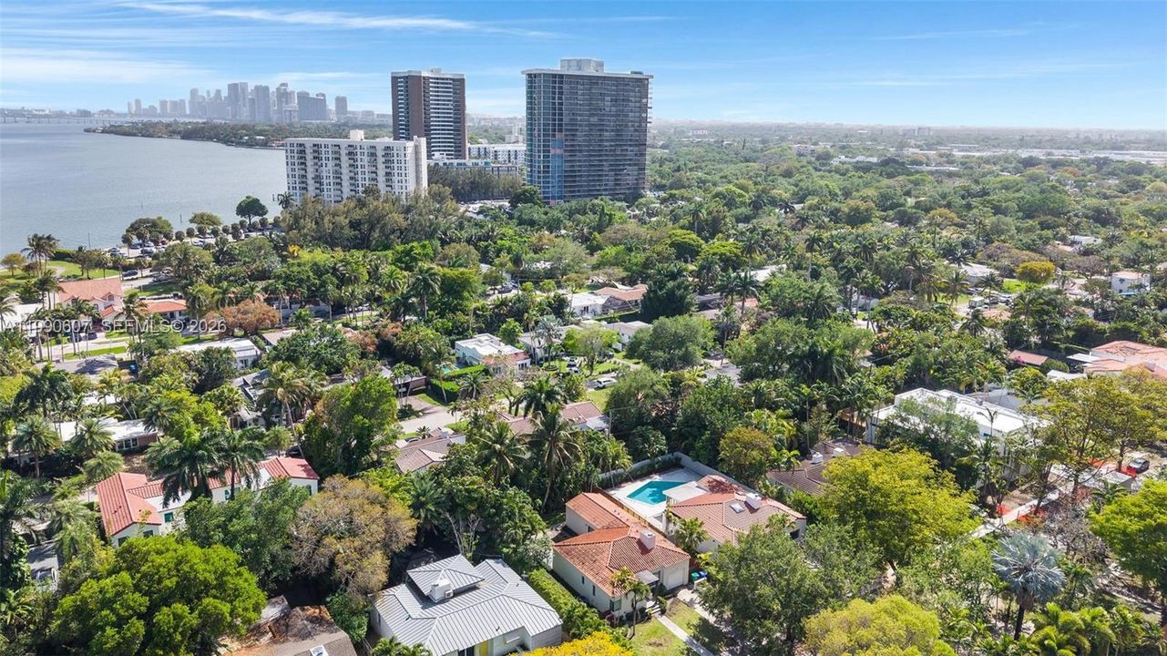 En Venta: $1,599,999 (3 camas, 3 baños, 1716 Pies cuadrados)