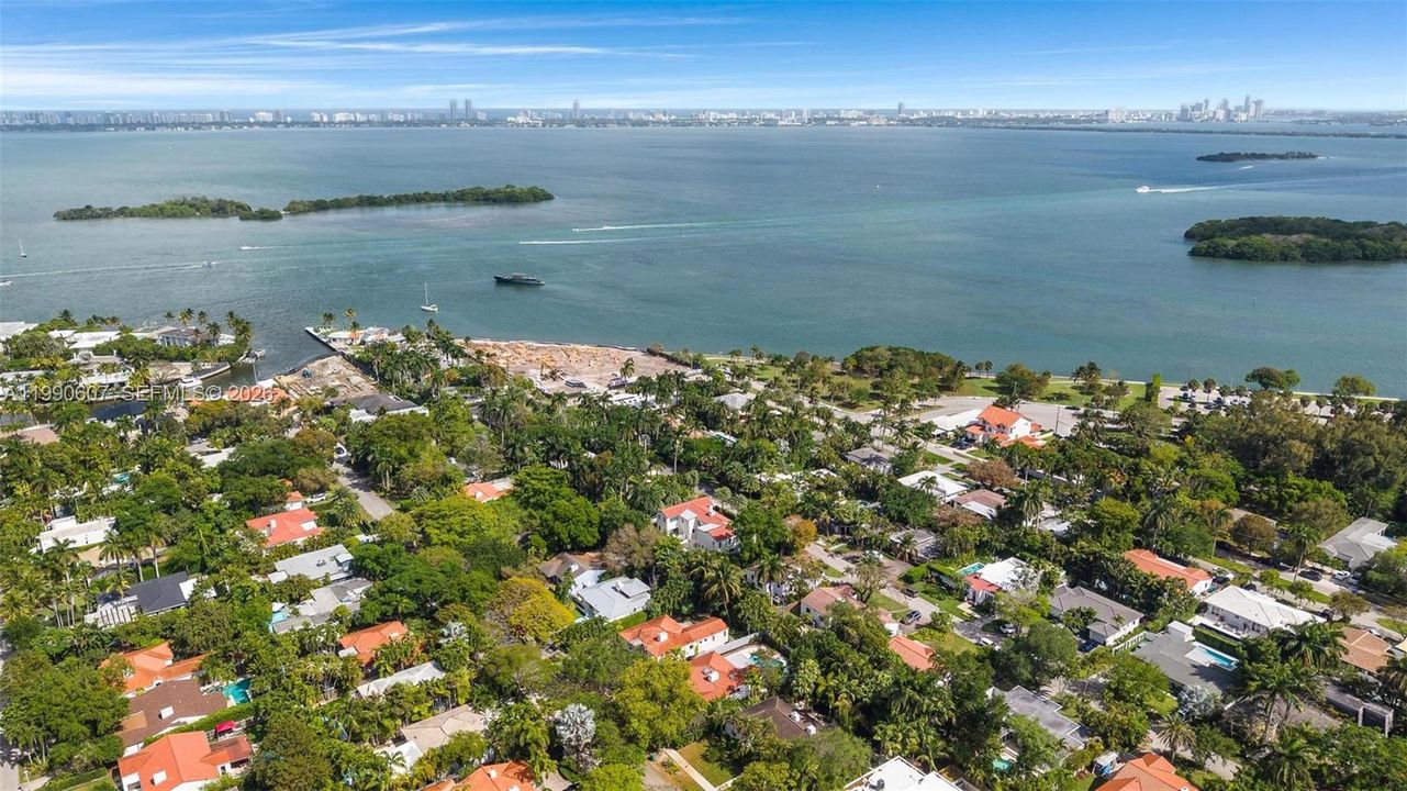 En Venta: $1,599,999 (3 camas, 3 baños, 1716 Pies cuadrados)