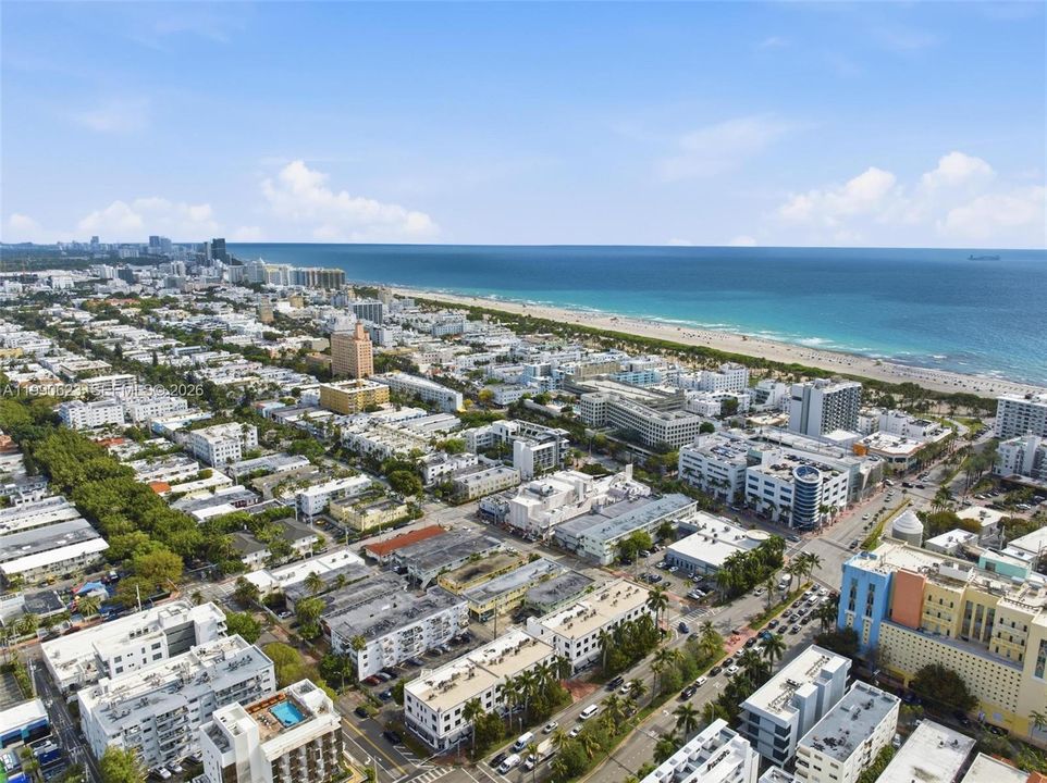 На продажу: $399,000 (2 спален, 2 ванн, 825 Квадратных фут)