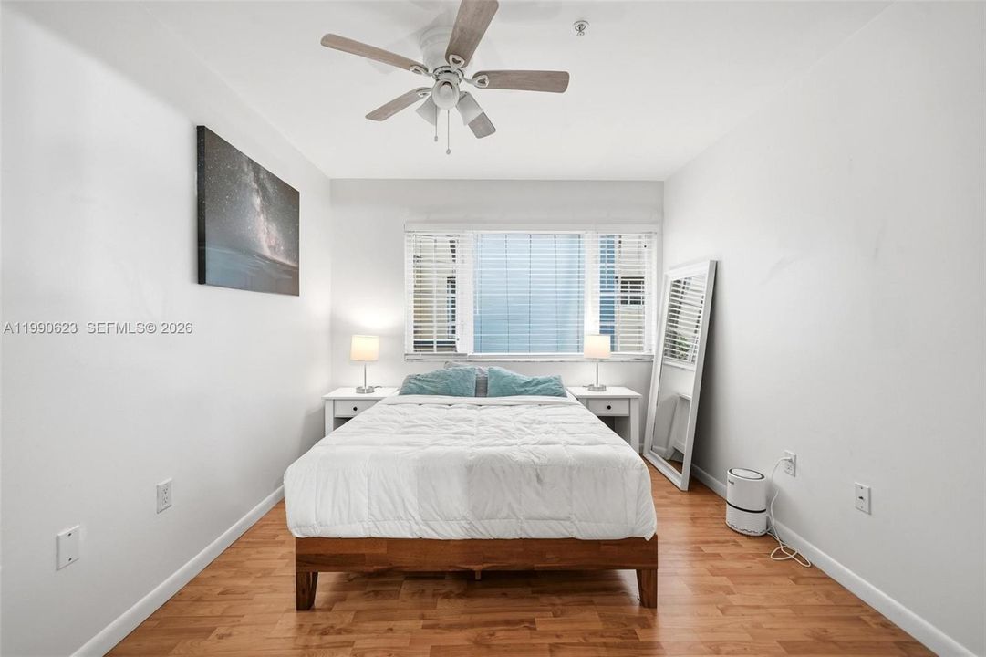 На продажу: $399,000 (2 спален, 2 ванн, 825 Квадратных фут)