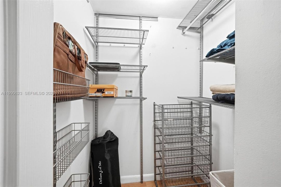 На продажу: $399,000 (2 спален, 2 ванн, 825 Квадратных фут)