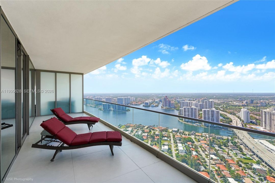 En Venta: $4,050,000 (3 camas, 3 baños, 2271 Pies cuadrados)