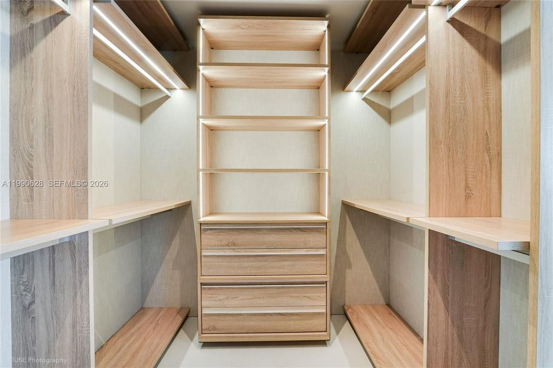 En Venta: $4,050,000 (3 camas, 3 baños, 2271 Pies cuadrados)