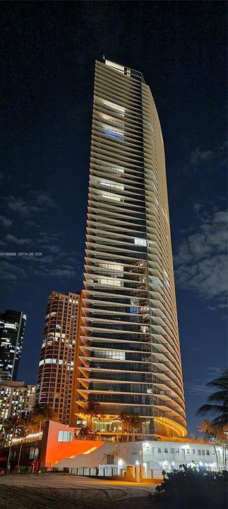 En Venta: $4,050,000 (3 camas, 3 baños, 2271 Pies cuadrados)