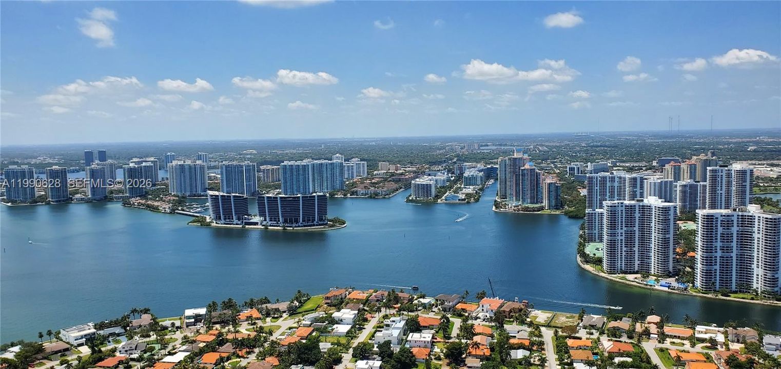 En Venta: $4,050,000 (3 camas, 3 baños, 2271 Pies cuadrados)