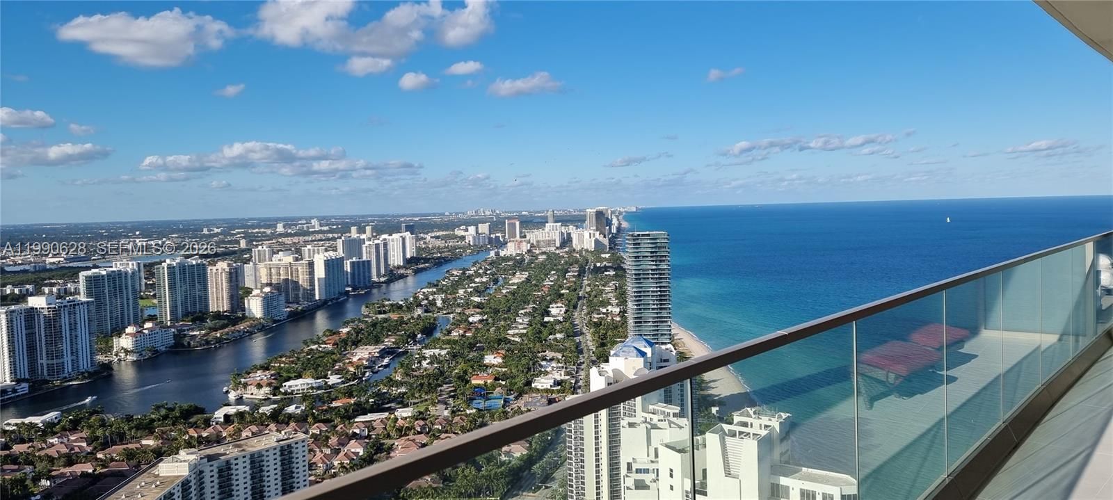 En Venta: $4,050,000 (3 camas, 3 baños, 2271 Pies cuadrados)