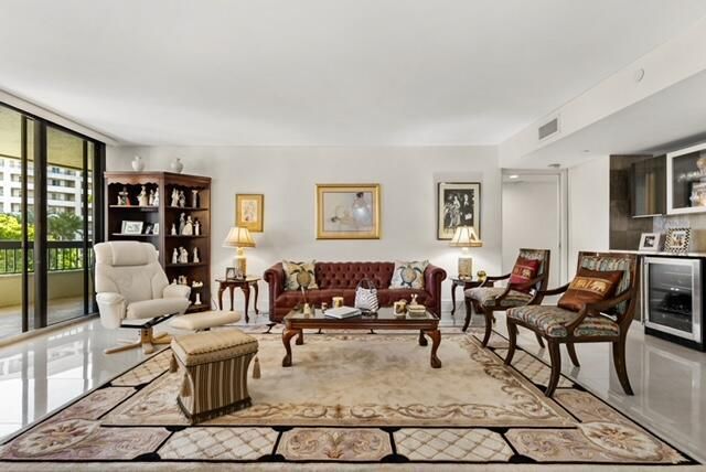 Living/Dining Area
