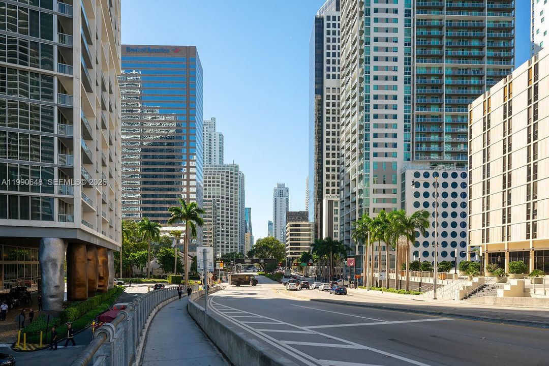 For Sale: $1,049,000 (2 beds, 2 baths, 1347 Square Feet)
