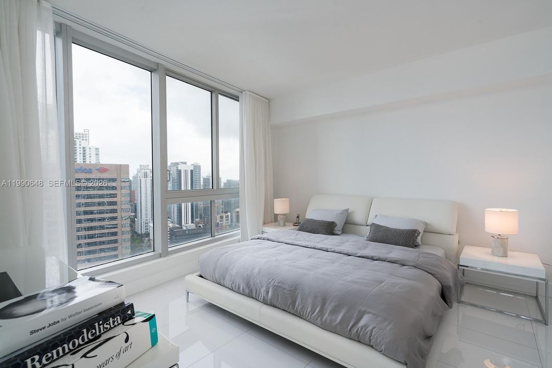 For Sale: $1,049,000 (2 beds, 2 baths, 1347 Square Feet)