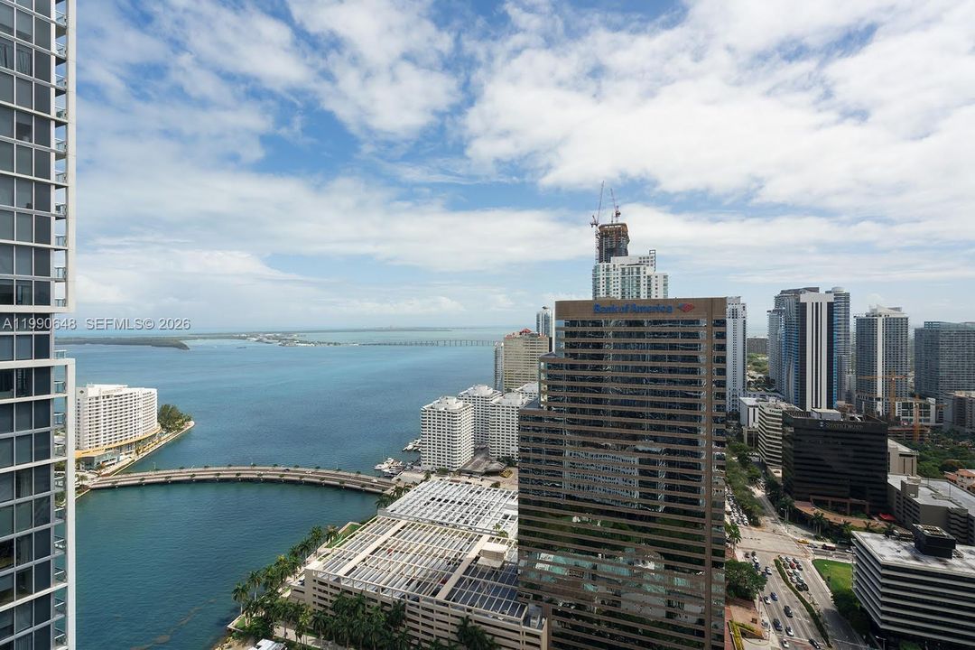 For Sale: $1,049,000 (2 beds, 2 baths, 1347 Square Feet)