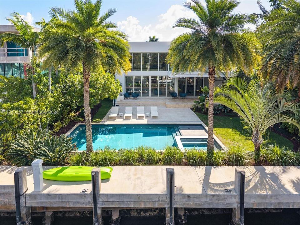 For Sale: $15,750,000 (7 beds, 7 baths, 5713 Square Feet)