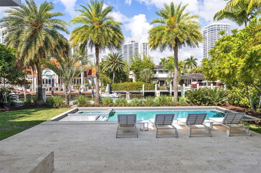 For Sale: $15,750,000 (7 beds, 7 baths, 5713 Square Feet)