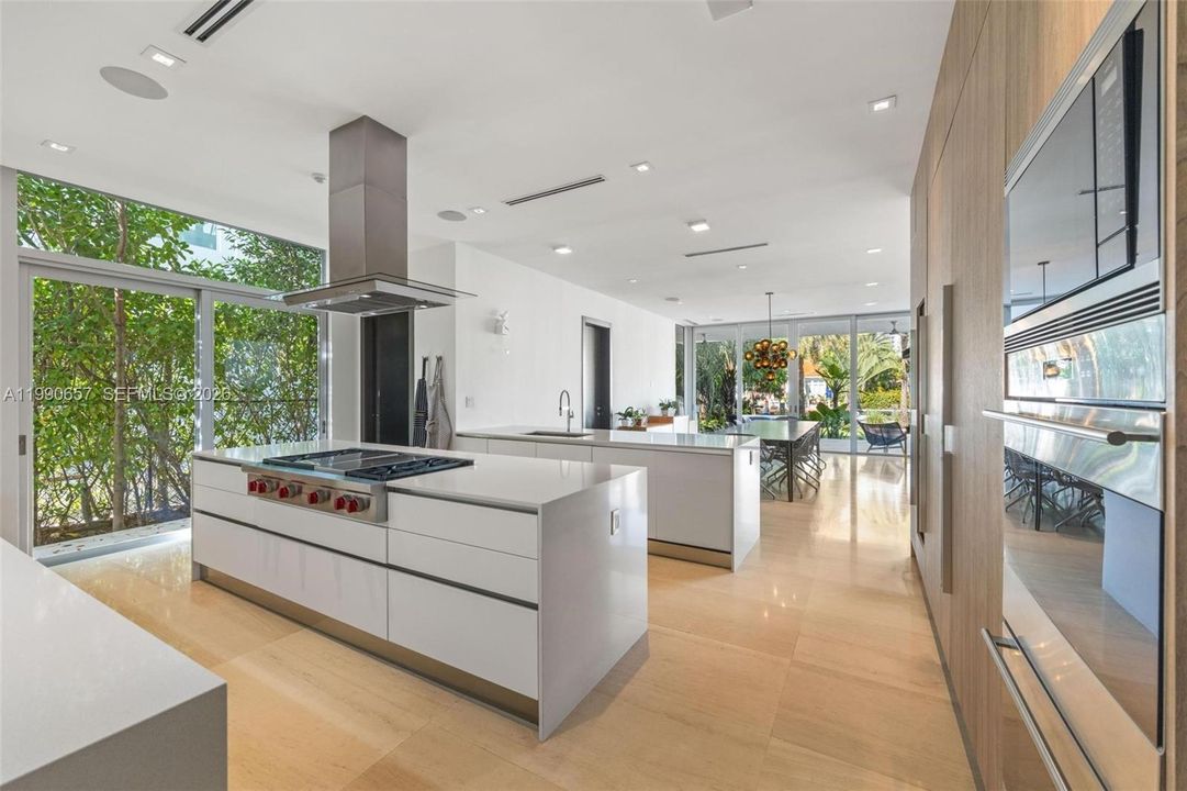 For Sale: $15,750,000 (7 beds, 7 baths, 5713 Square Feet)