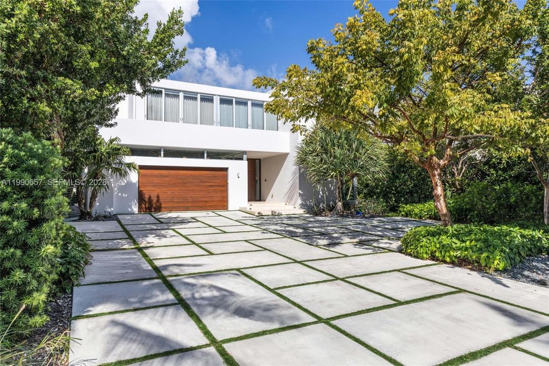 For Sale: $15,750,000 (7 beds, 7 baths, 5713 Square Feet)