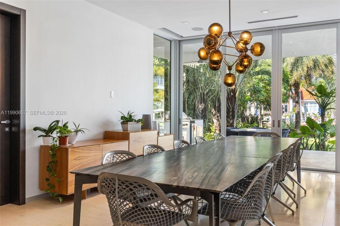 For Sale: $15,750,000 (7 beds, 7 baths, 5713 Square Feet)