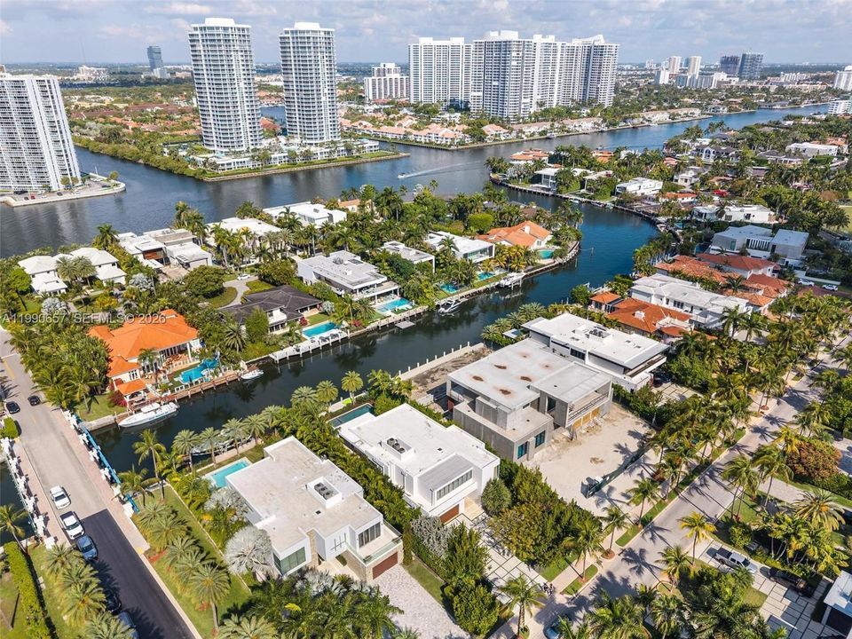 For Sale: $15,750,000 (7 beds, 7 baths, 5713 Square Feet)