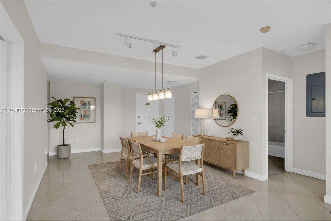 Active With Contract: $360,000 (2 beds, 2 baths, 897 Square Feet)