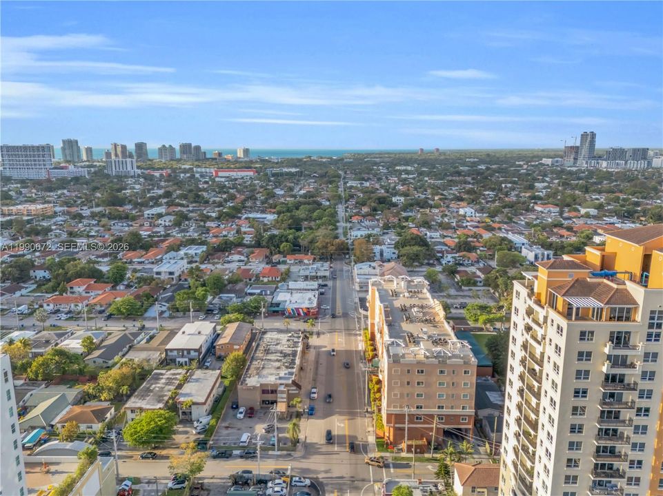 Active With Contract: $360,000 (2 beds, 2 baths, 897 Square Feet)