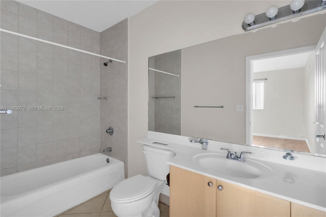 Active With Contract: $360,000 (2 beds, 2 baths, 897 Square Feet)