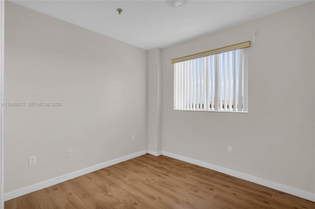 Active With Contract: $360,000 (2 beds, 2 baths, 897 Square Feet)