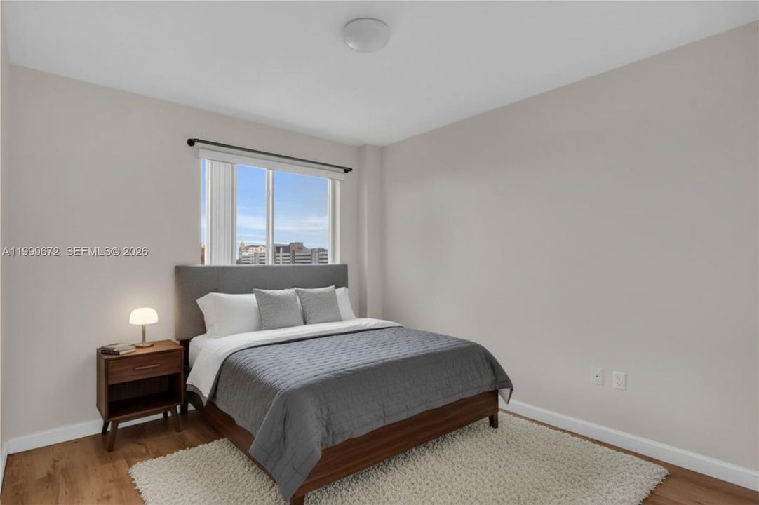 Active With Contract: $360,000 (2 beds, 2 baths, 897 Square Feet)