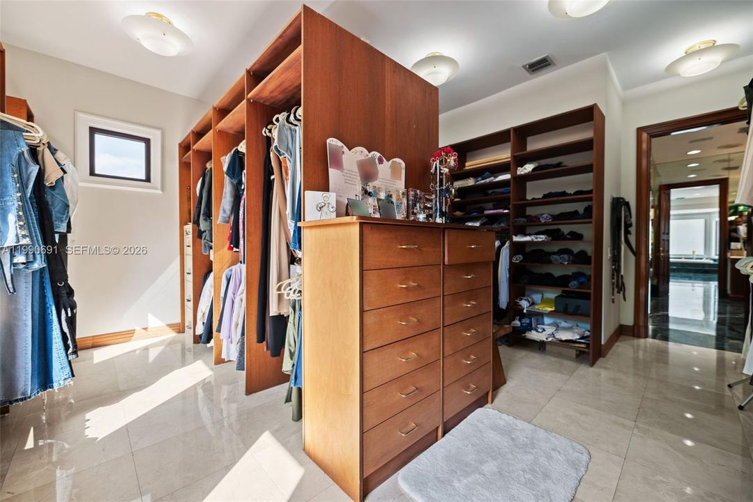 For Sale: $17,500,000 (7 beds, 8 baths, 11190 Square Feet)