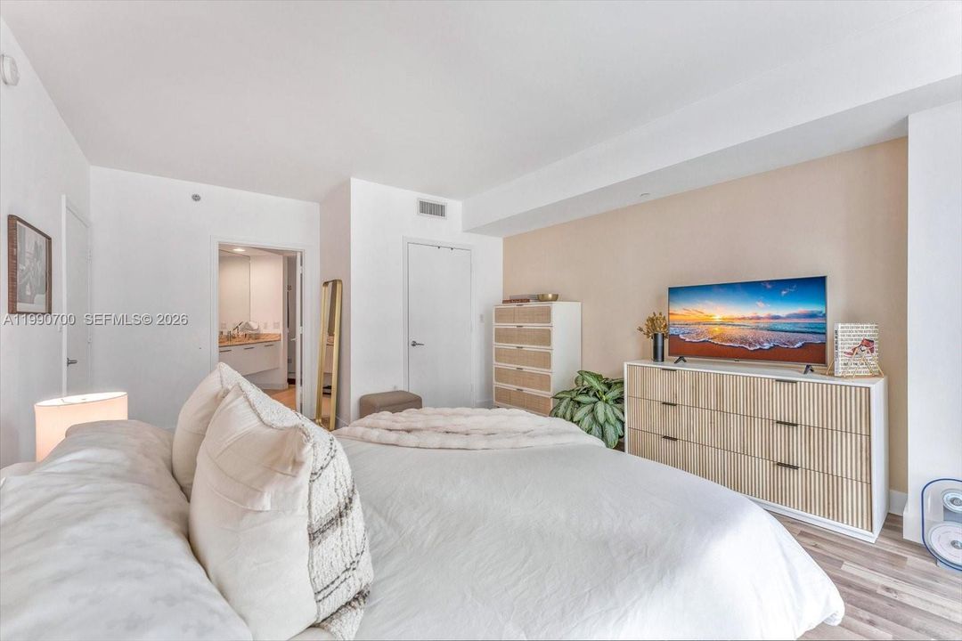 На продажу: $630,000 (2 спален, 2 ванн, 1197 Квадратных фут)