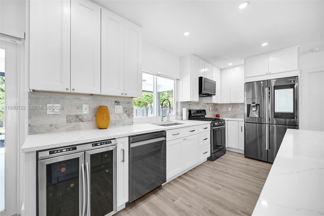 Activo con contrato: $720,000 (4 camas, 2 baños, 1820 Pies cuadrados)