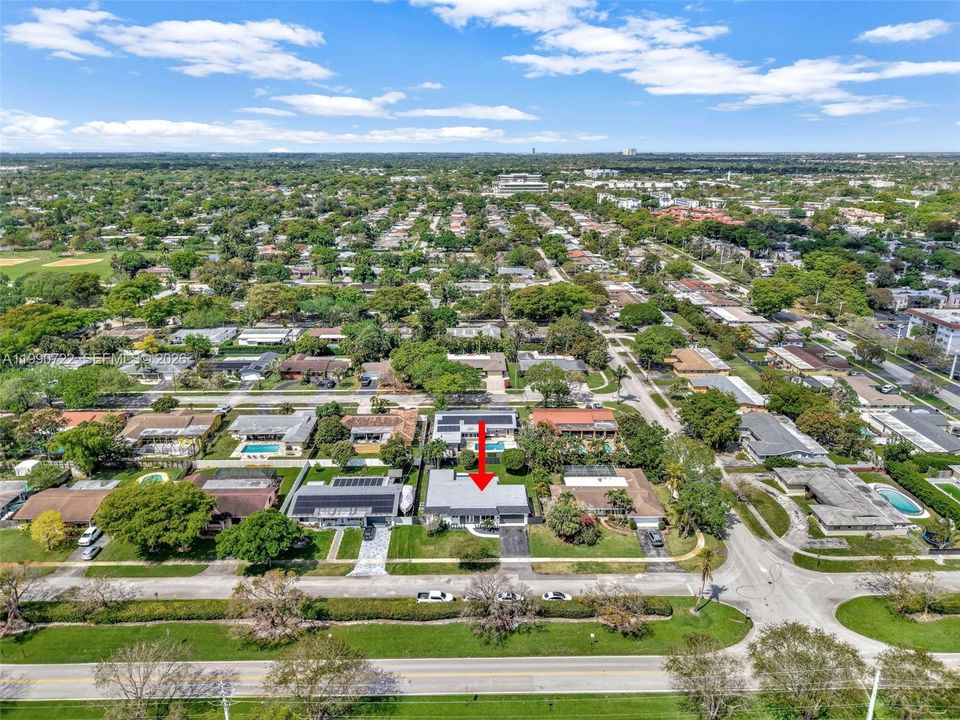 Activo con contrato: $720,000 (4 camas, 2 baños, 1820 Pies cuadrados)