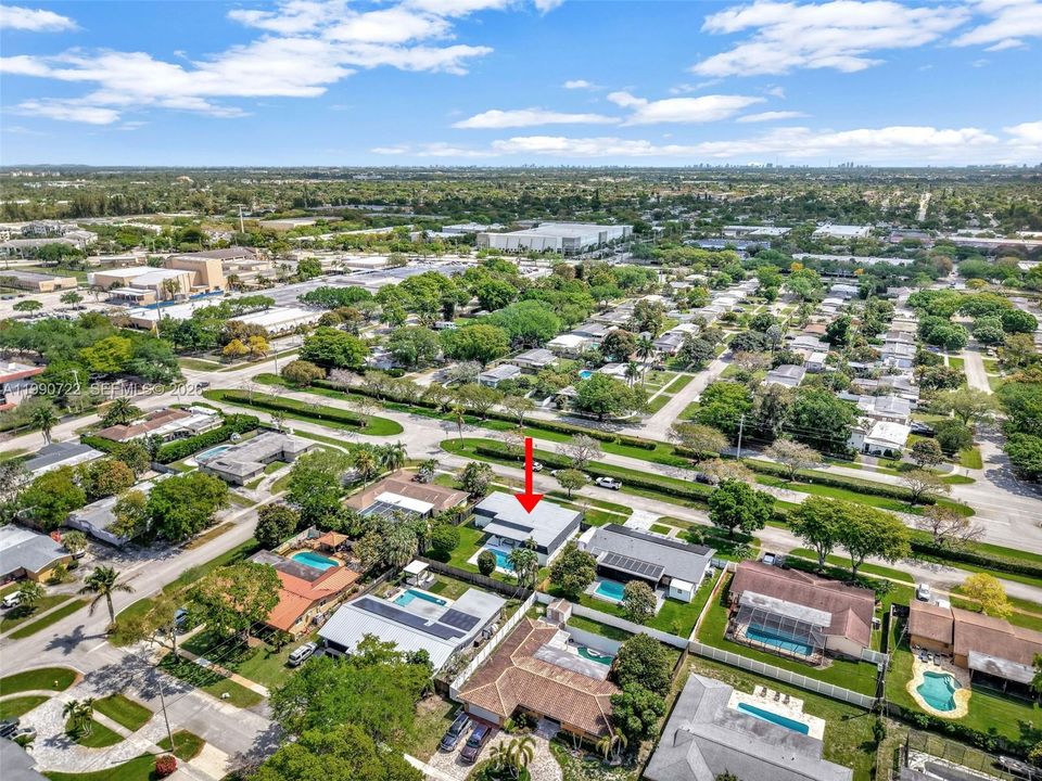 Activo con contrato: $720,000 (4 camas, 2 baños, 1820 Pies cuadrados)