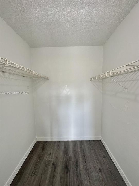 На продажу: $221,000 (1 спален, 1 ванн, 699 Квадратных фут)